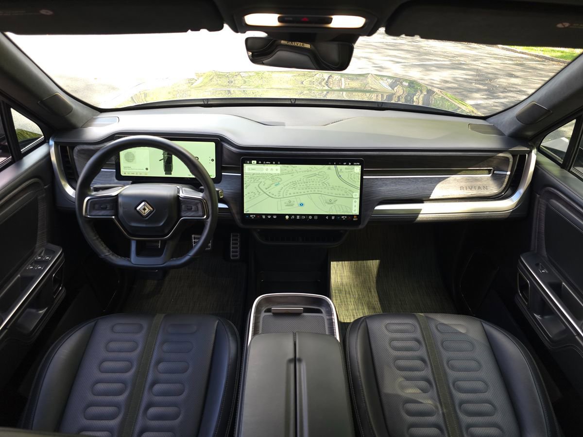 Used 2024 Rivian R1T Adventure AWD/4WD image 10