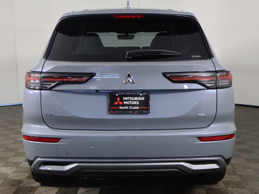New 2026 Mitsubishi Outlander SE image 15