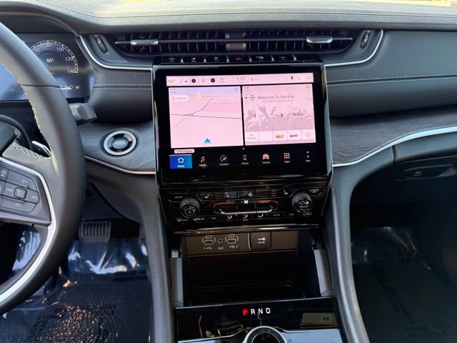 New 2025 Jeep Grand Cherokee Limited w/ Black Appearance Package RWD image 21