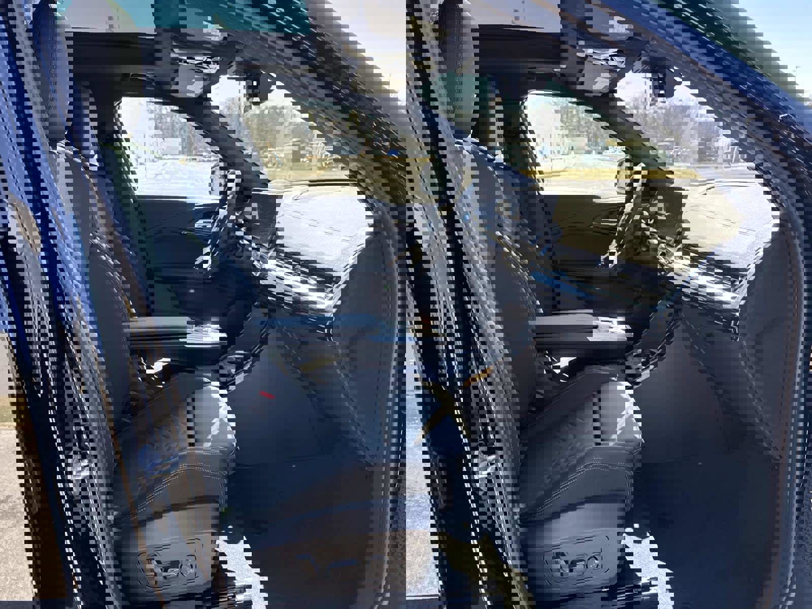 New 2026 BMW X2 xDrive28i w/ Technology Package AWD/4WD image 16