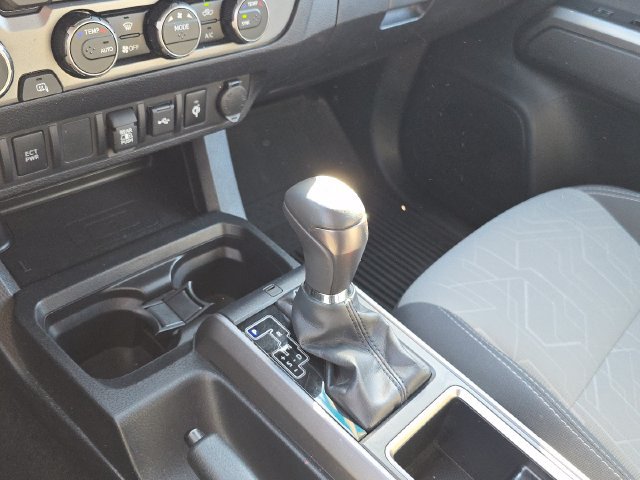 Used 2022 Toyota Tacoma TRD Off-Road AWD/4WD image 30