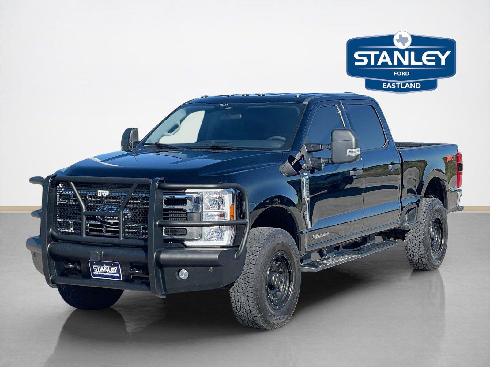Used 2024 Ford F350 XLT w/ 360-Degree Camera Package AWD/4WD image 3