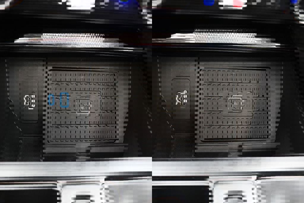 Used 2023 Ford F150 Lariat w/ Equipment Group 502A High image 31