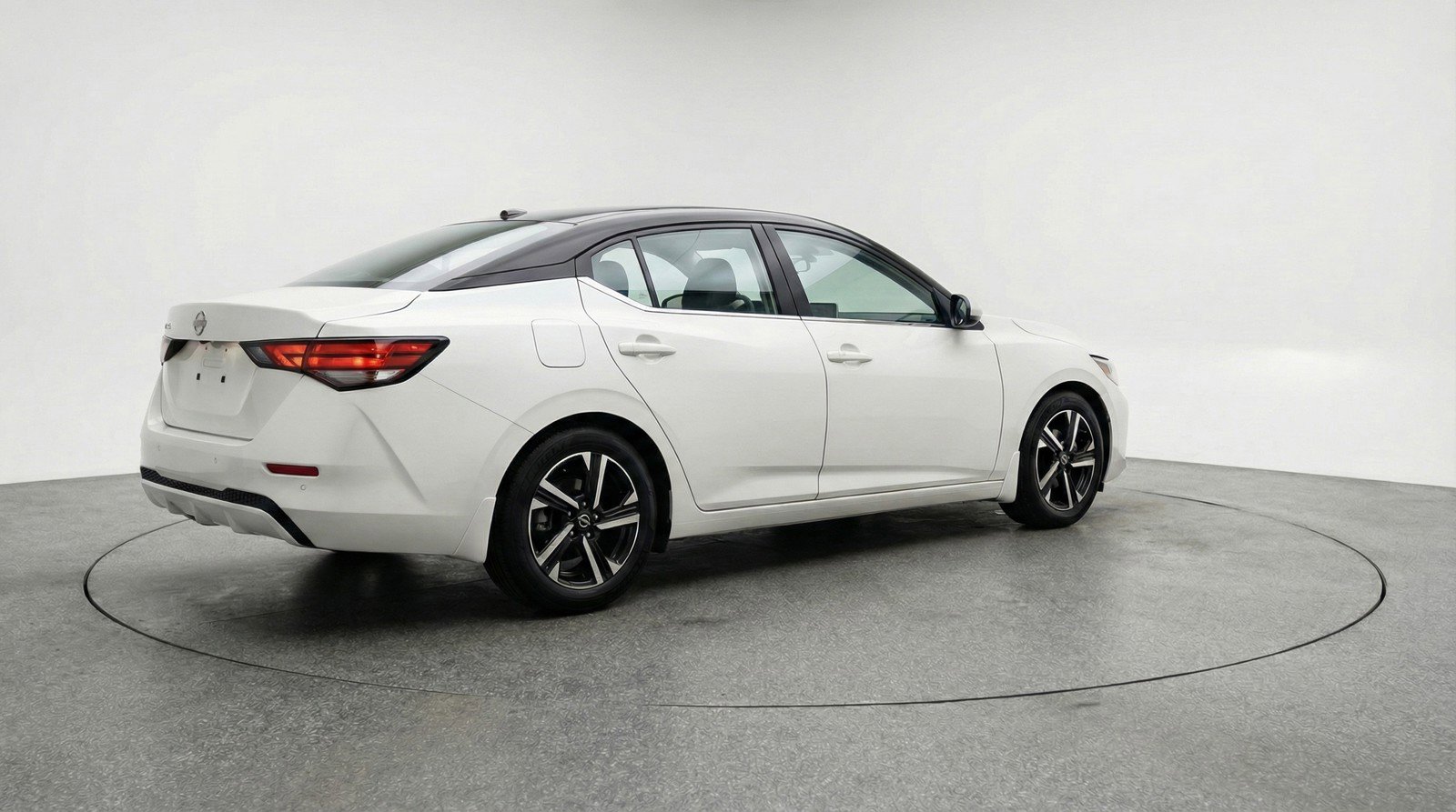 Used 2025 Nissan Sentra SV image 9