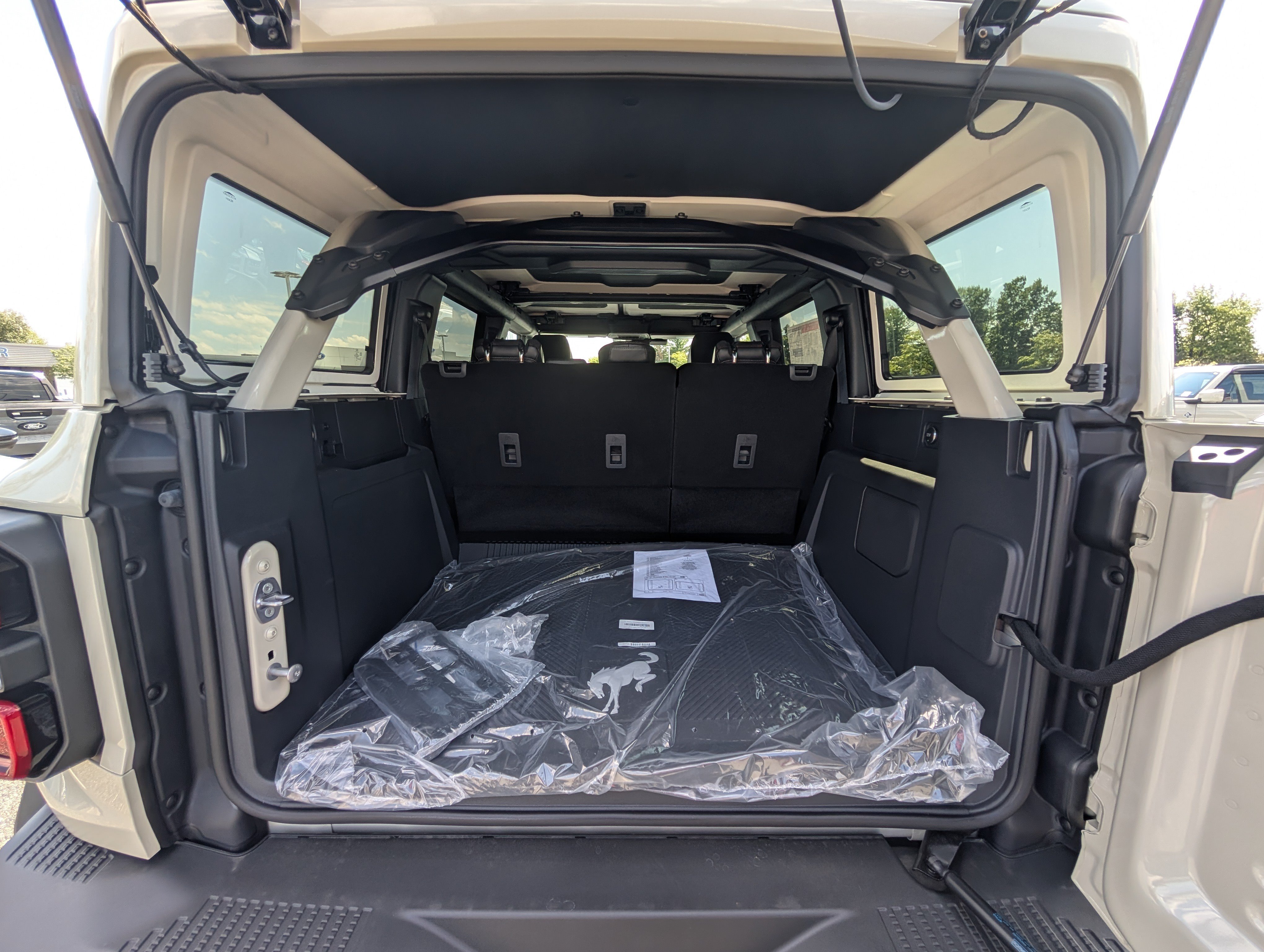 New 2026 Ford Bronco Raptor AWD/4WD image 8