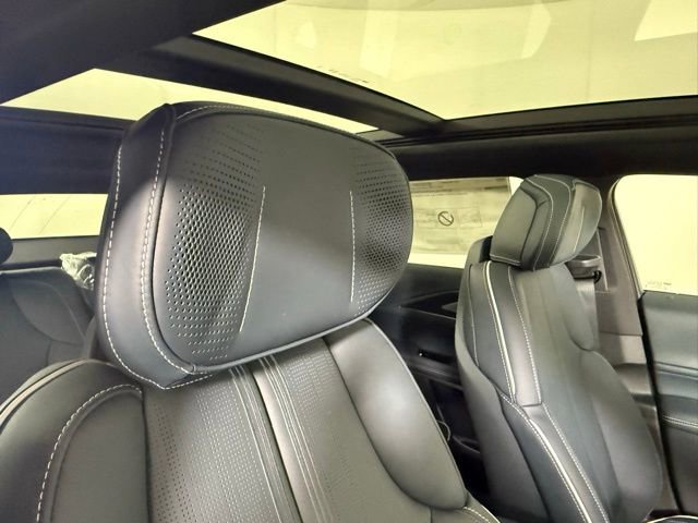 New 2025 Cadillac Lyriq Luxury w/ Nappa Leather Package RWD image 34