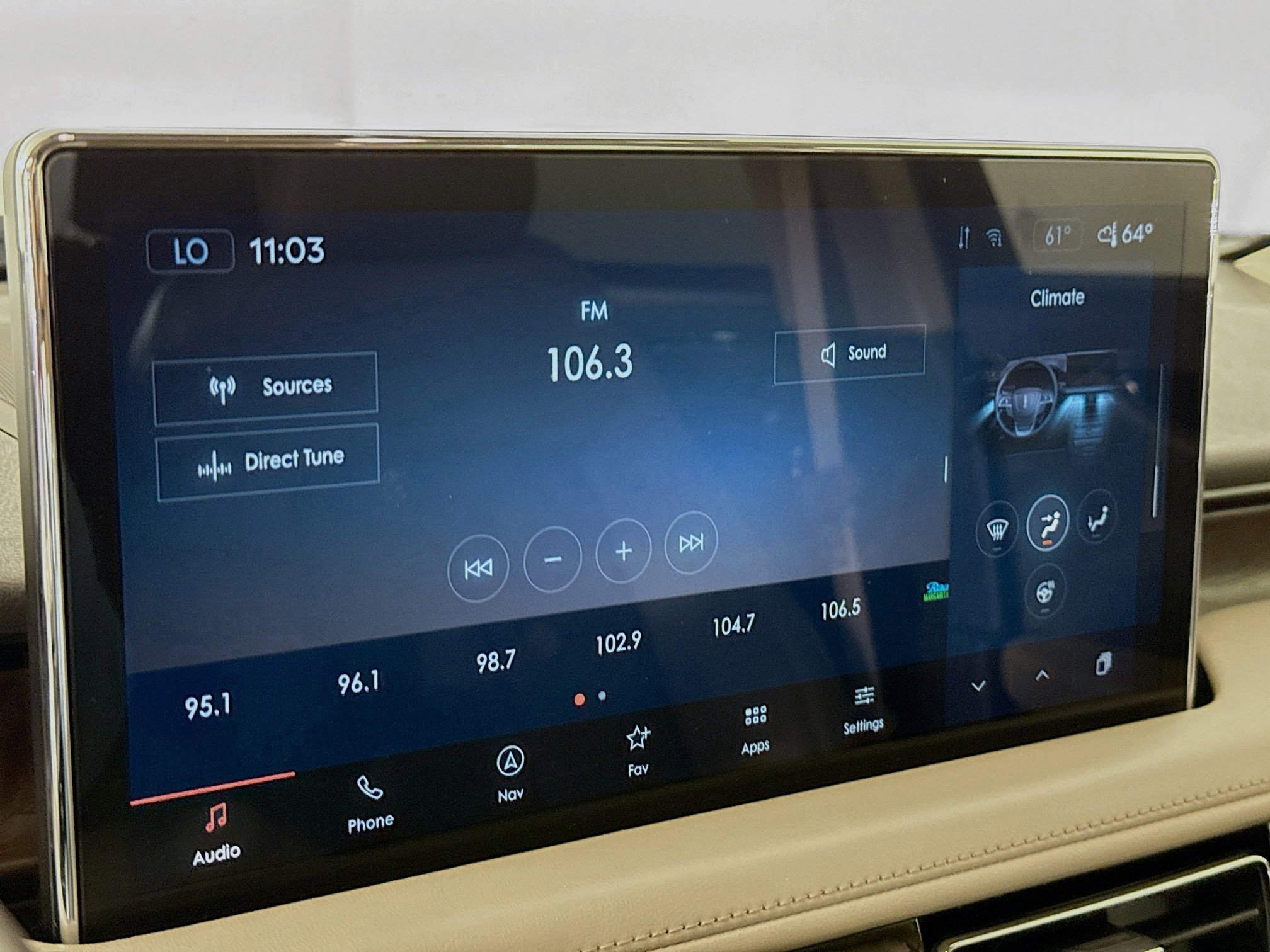 Used 2021 Lincoln Nautilus Reserve w/ Equipment Group 201A image 17