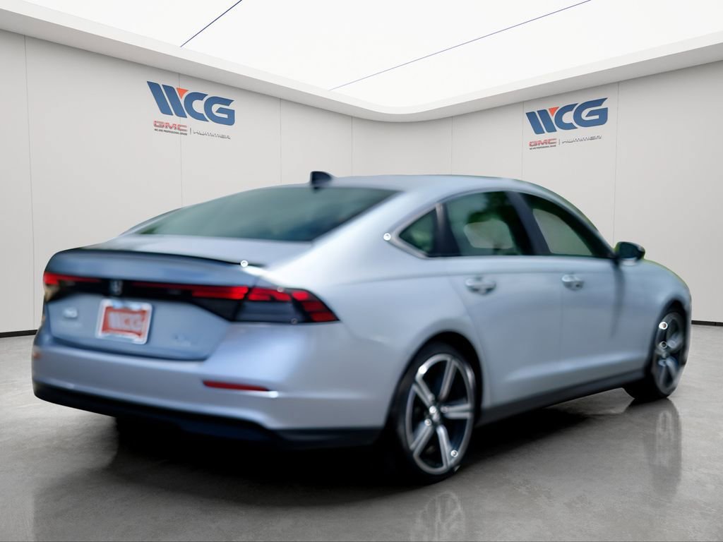 Used 2024 Honda Accord Sport image 4