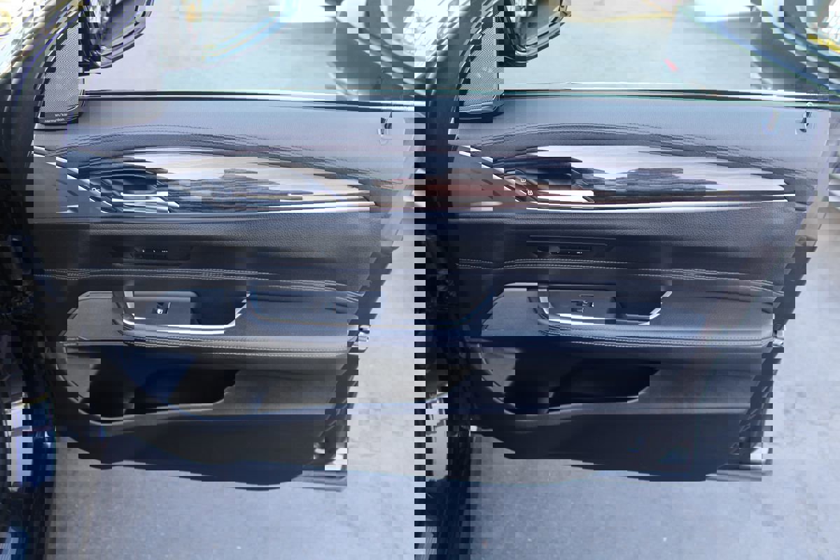 Used 2018 BMW 640i Gran Turismo xDrive image 24