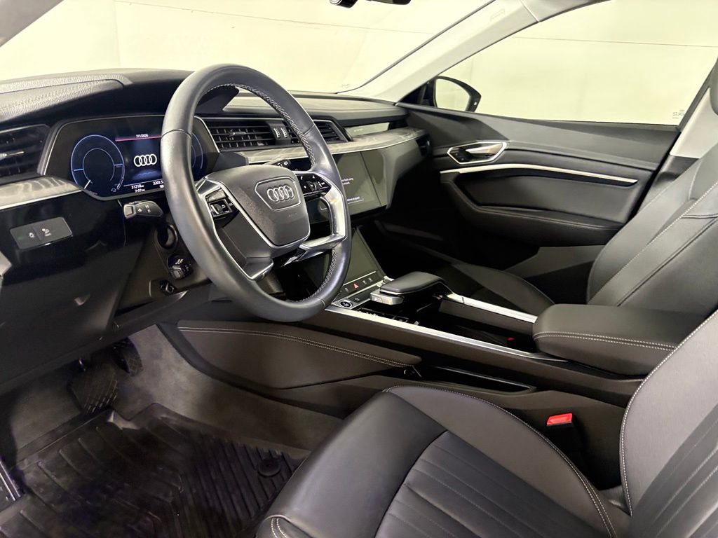 Used 2022 Audi e-tron Premium AWD/4WD image 22