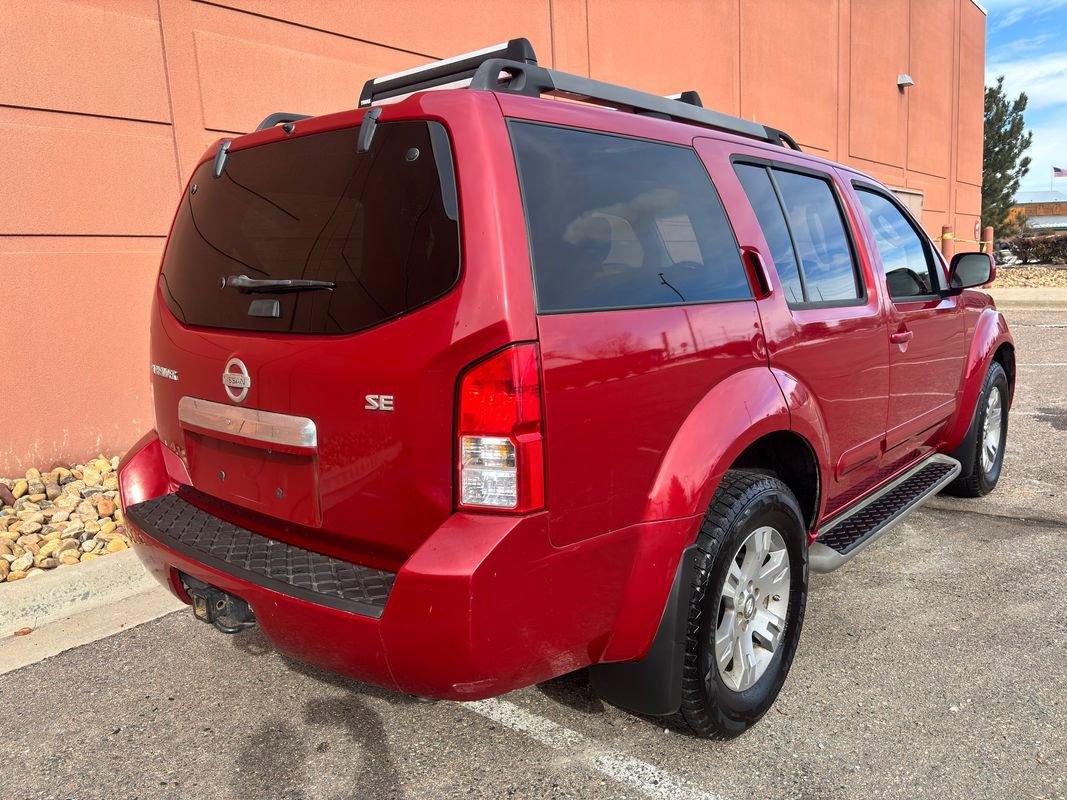 Used 2010 Nissan Pathfinder SE w/ SE Premium Journey Pkg image 5