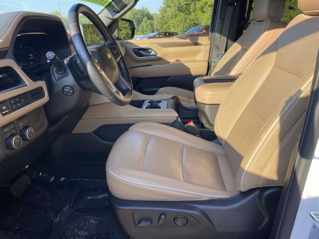 Used 2024 Chevrolet Tahoe Premier AWD/4WD image 14