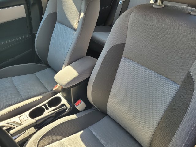 Used 2017 Toyota Corolla LE FWD image 11
