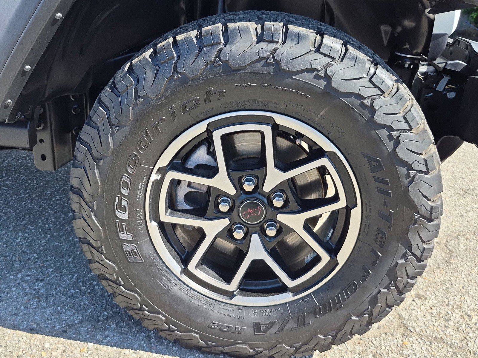 Certified 2025 Jeep Wrangler Unlimited Rubicon AWD/4WD image 13