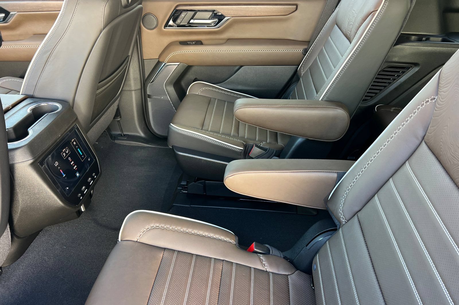 New 2026 GMC Yukon Denali Ultimate AWD/4WD image 11
