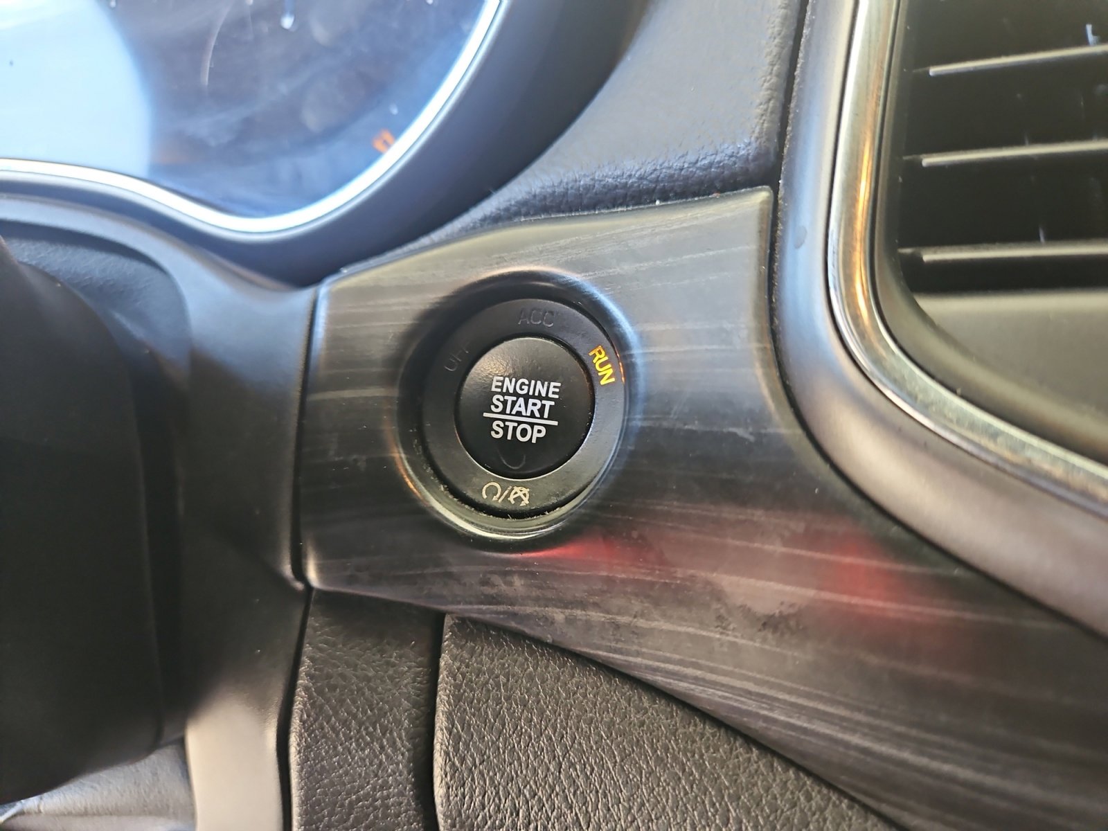 Used 2019 Jeep Grand Cherokee Laredo image 30