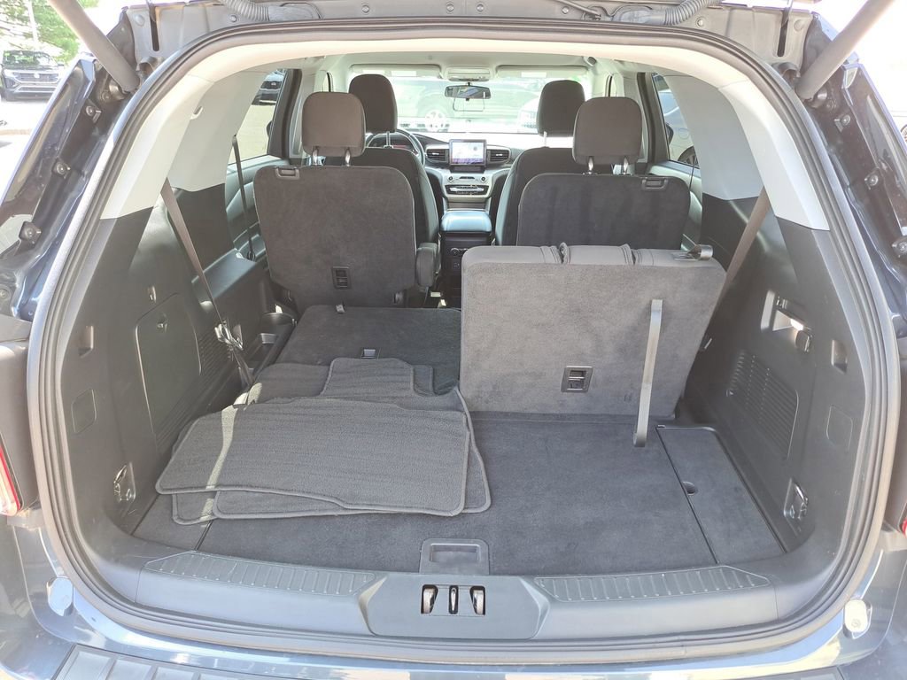 Used 2022 Ford Explorer XLT image 25