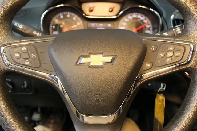 Used 2018 Chevrolet Cruze LT w/ RS Package FWD image 20