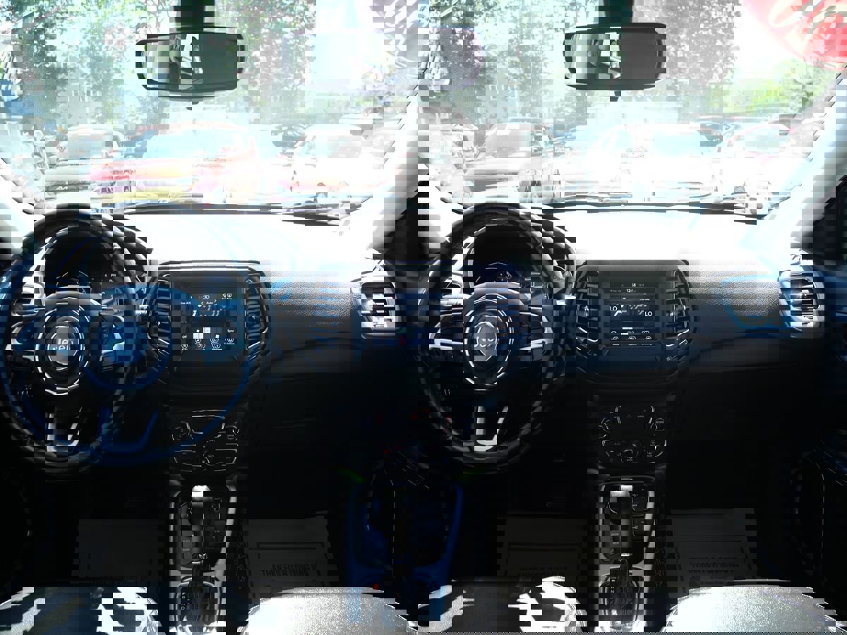 Used 2020 Jeep Compass Latitude image 27