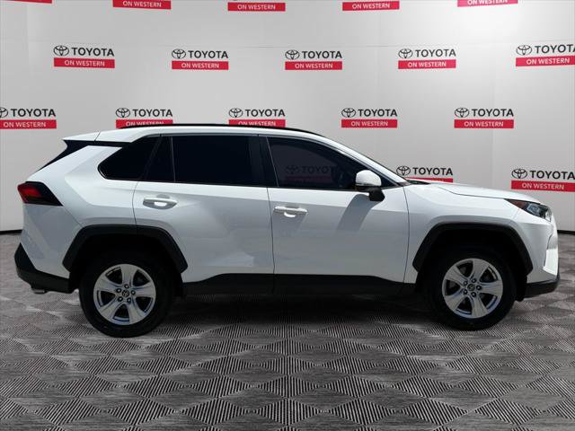 Used 2019 Toyota RAV4 XLE FWD image 4