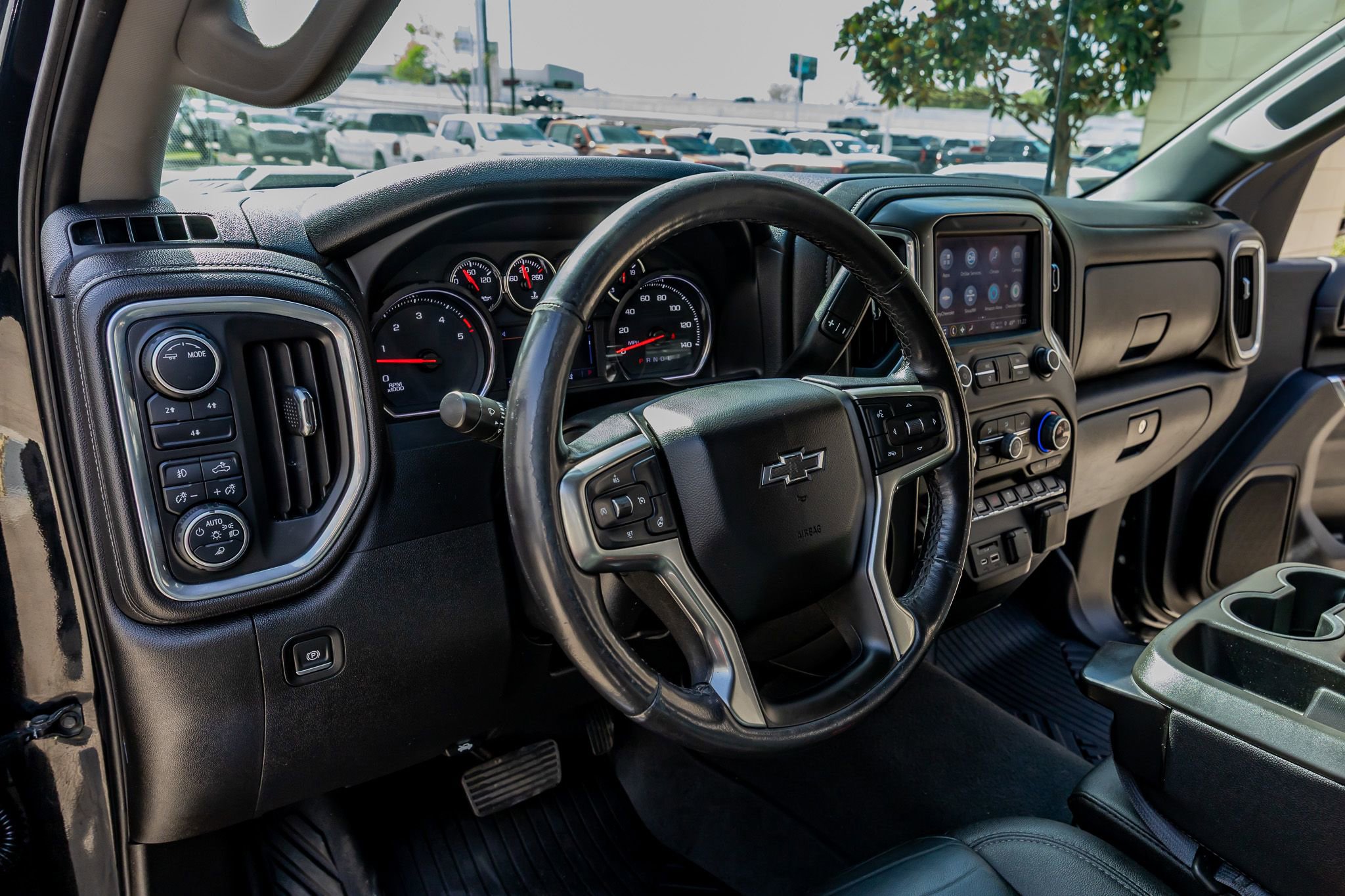 Used 2022 Chevrolet Silverado 2500 LT w/ Midnight Edition AWD/4WD image 17