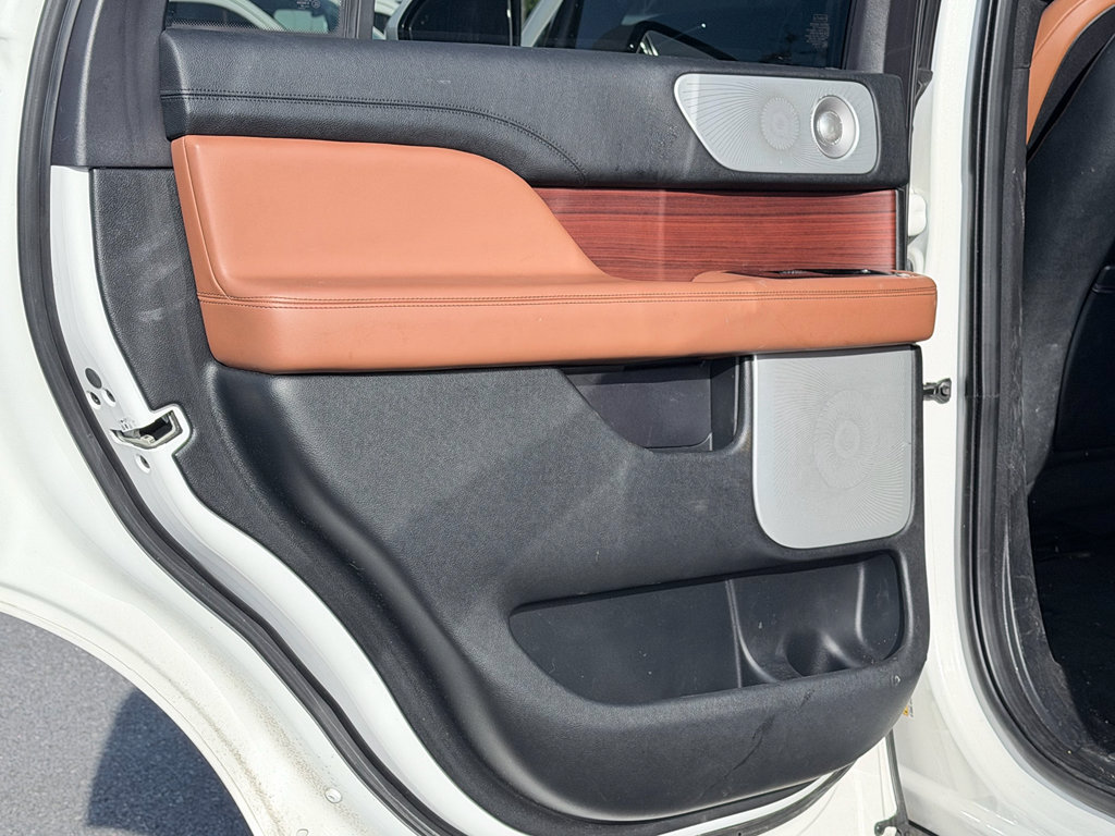 Used 2021 Lincoln Navigator Reserve RWD image 32