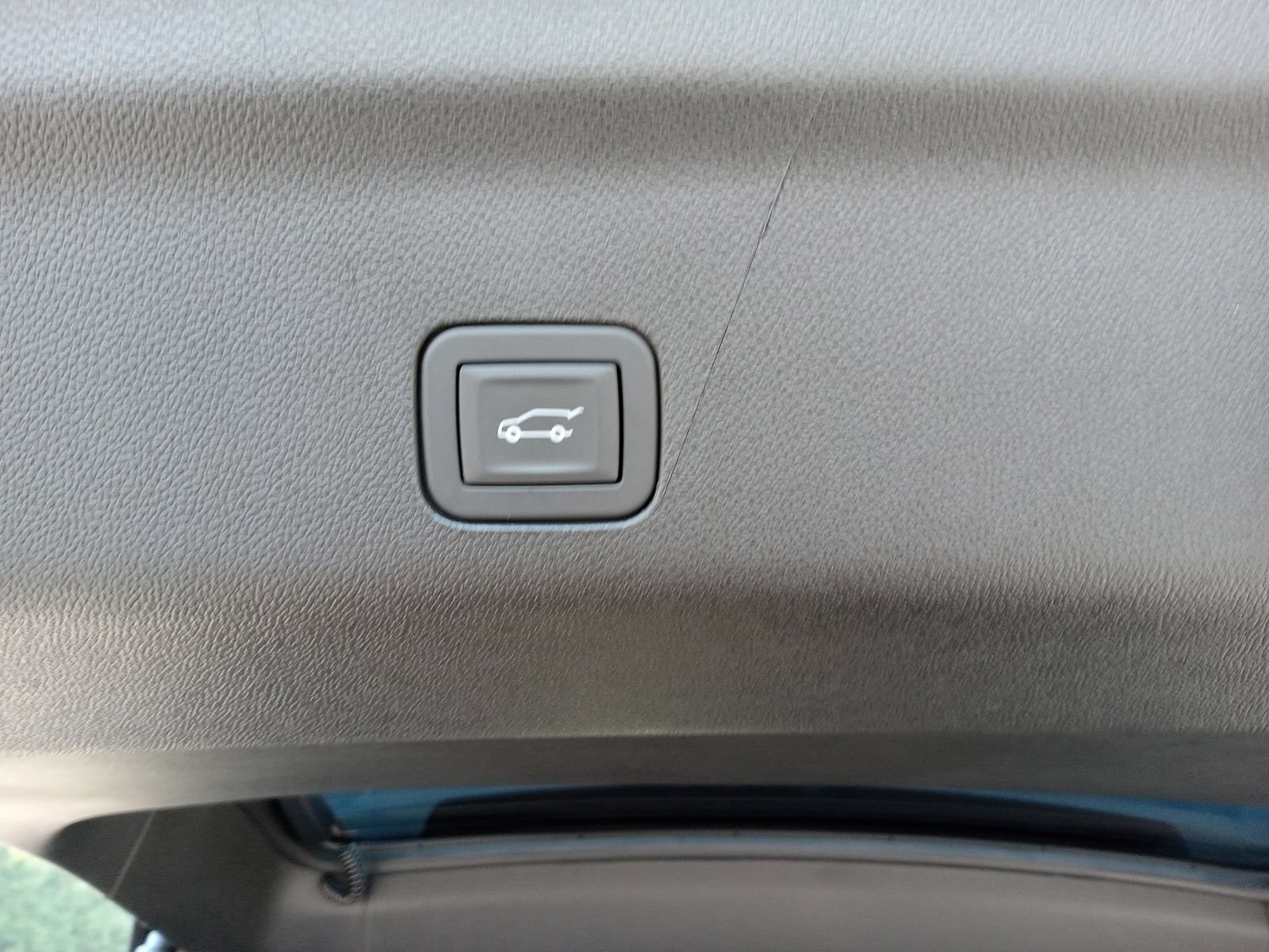 Used 2026 Cadillac Escalade ESV V AWD/4WD image 28