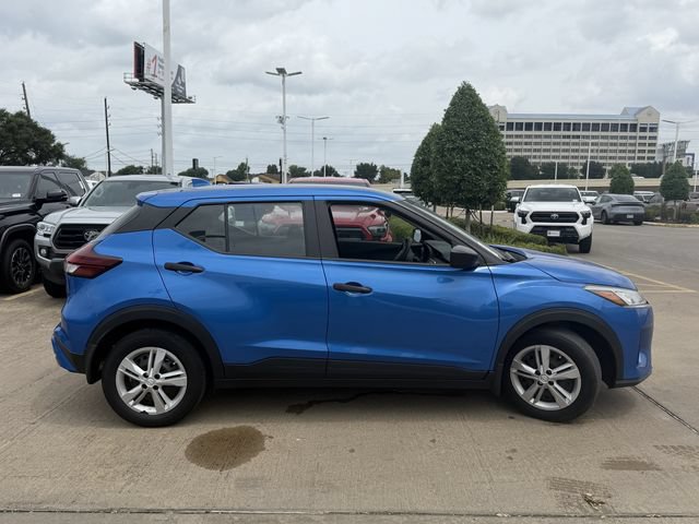 Used 2023 Nissan Kicks S FWD image 4