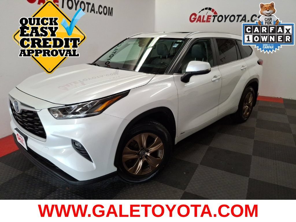 Used 2023 Toyota Highlander Bronze Edition AWD/4WD image 1