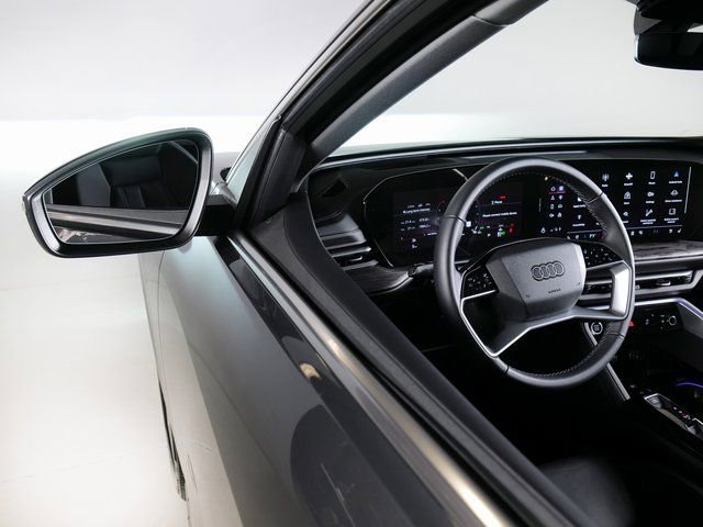 Used 2025 Audi Q5 Premium Plus w/ Premium Plus AWD/4WD image 22