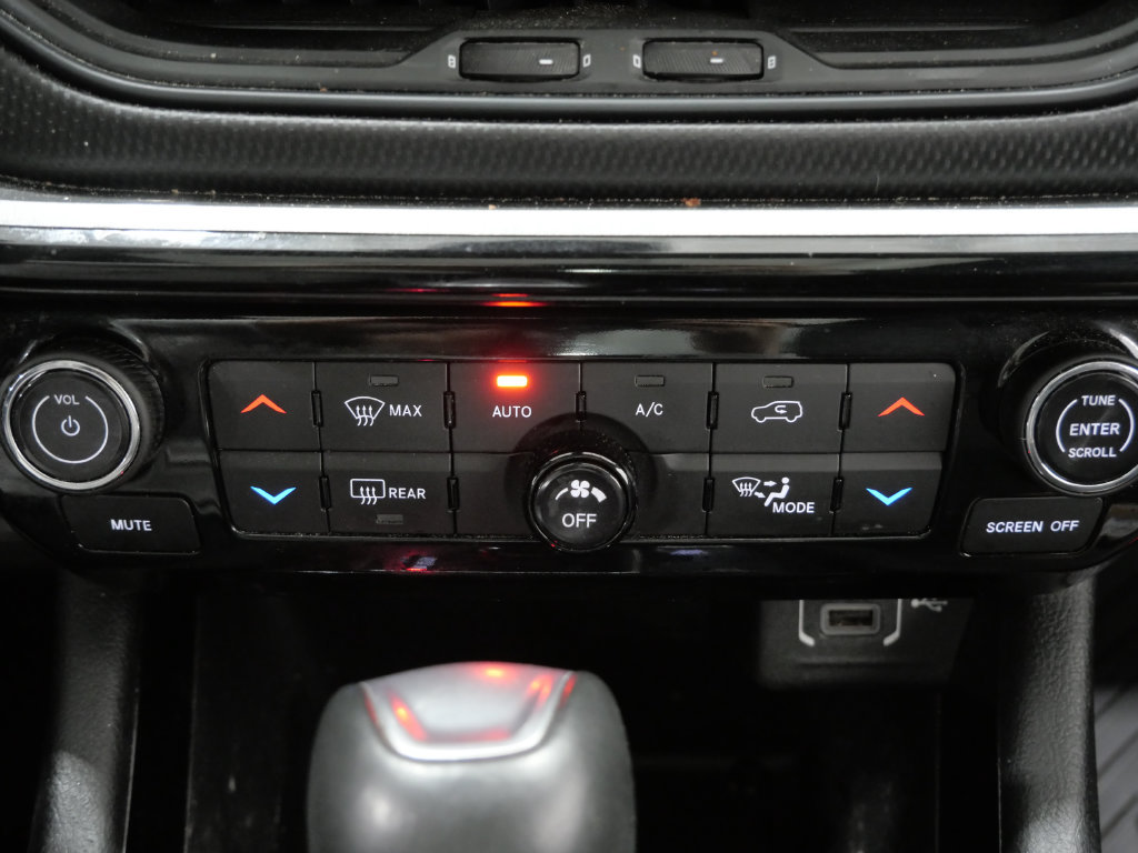 Used 2024 Jeep Compass Trailhawk w/ Sun and Sound Group AWD/4WD image 19
