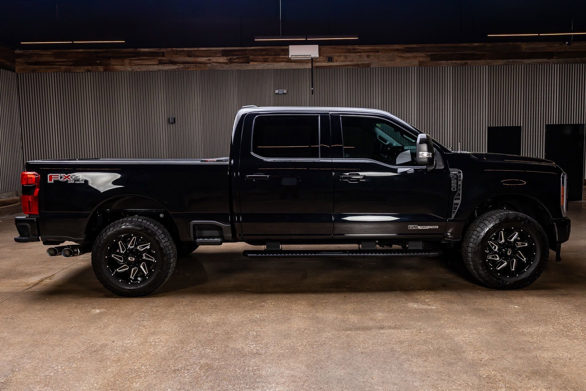 Used 2023 Ford F250 Lariat w/ Sport Appearance Package image 10