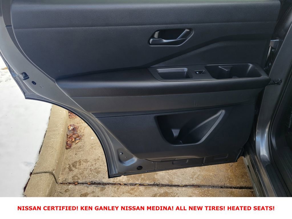Certified 2025 Nissan Pathfinder SV image 43