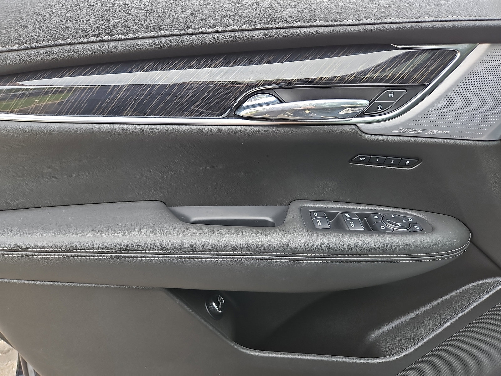 Used 2022 Cadillac XT6 Premium Luxury w/ LPO, Floor Liner Package AWD/4WD image 12