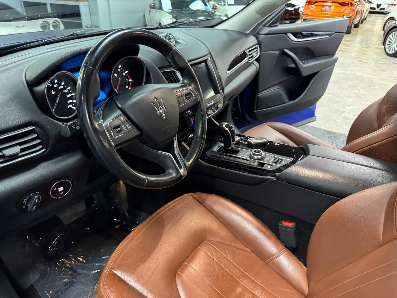 Used 2017 Maserati Levante image 32