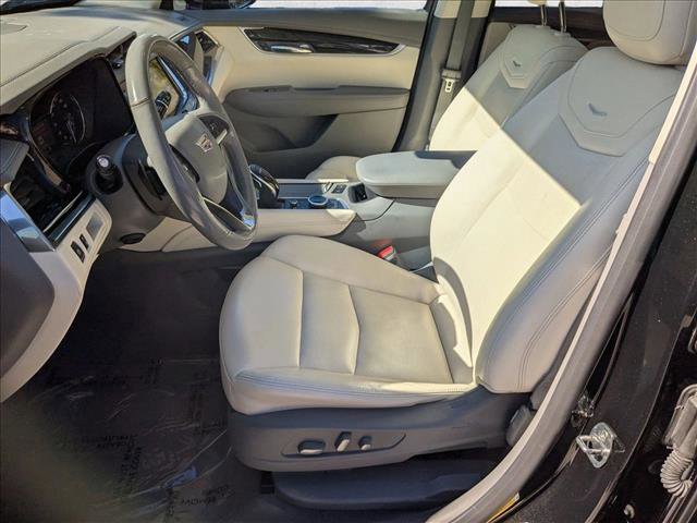 Used 2022 Cadillac XT6 Premium Luxury image 16
