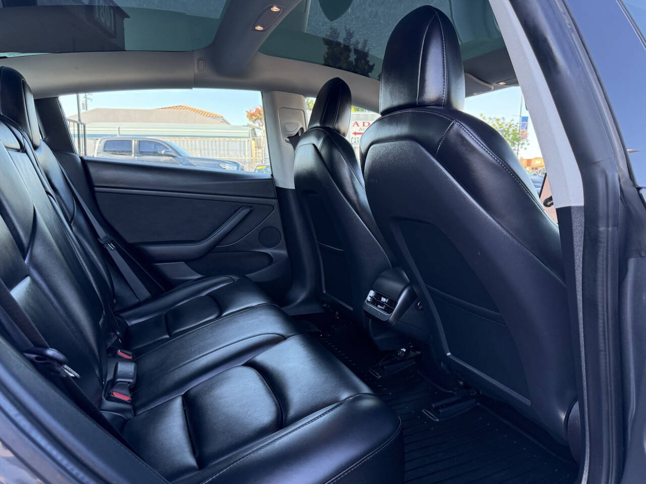 Used 2022 Tesla Model 3 Long Range AWD/4WD image 12