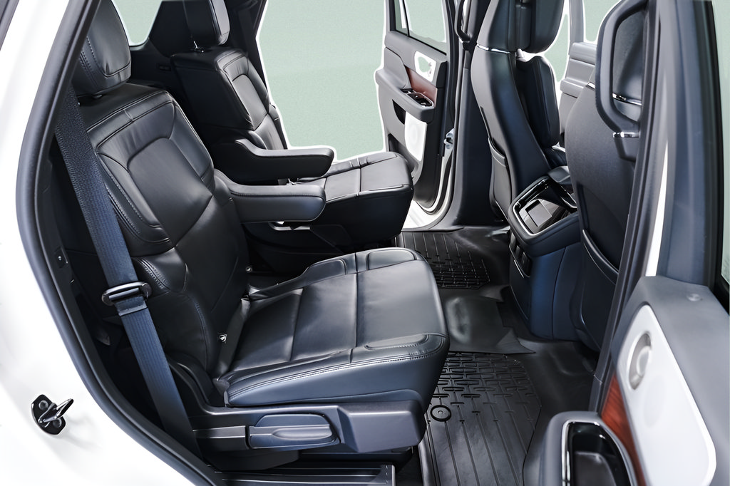 Used 2023 Lincoln Navigator Reserve AWD/4WD image 38