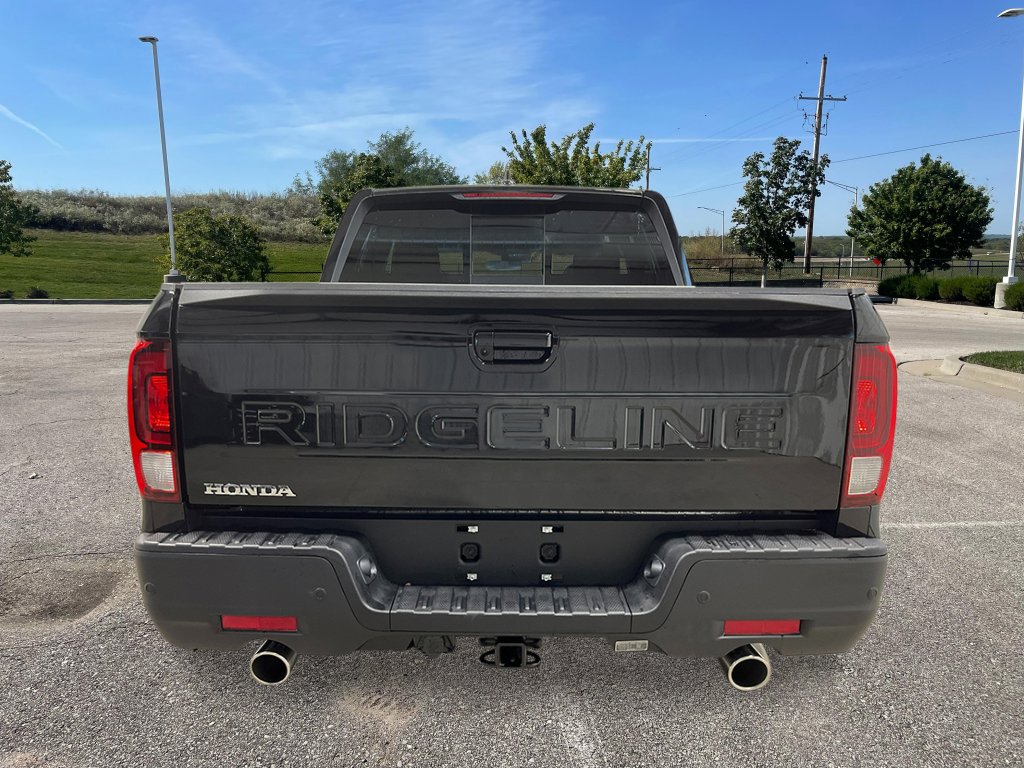 New 2026 Honda Ridgeline Black Edition image 4