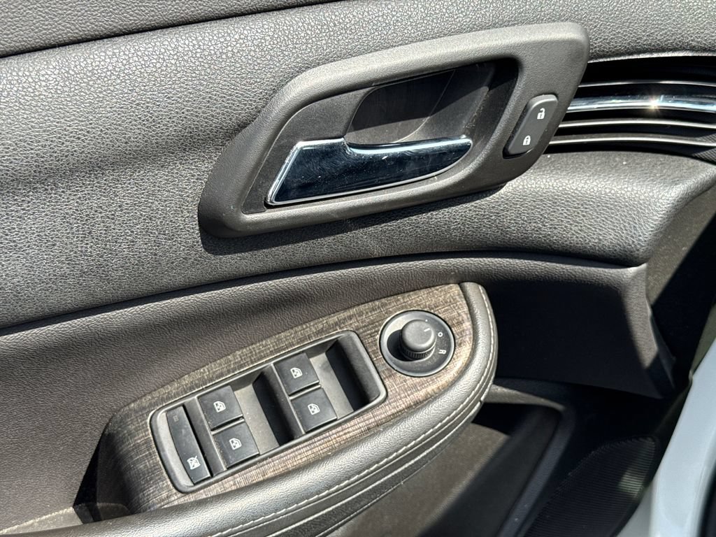 Used 2015 Chevrolet Malibu LT FWD image 17