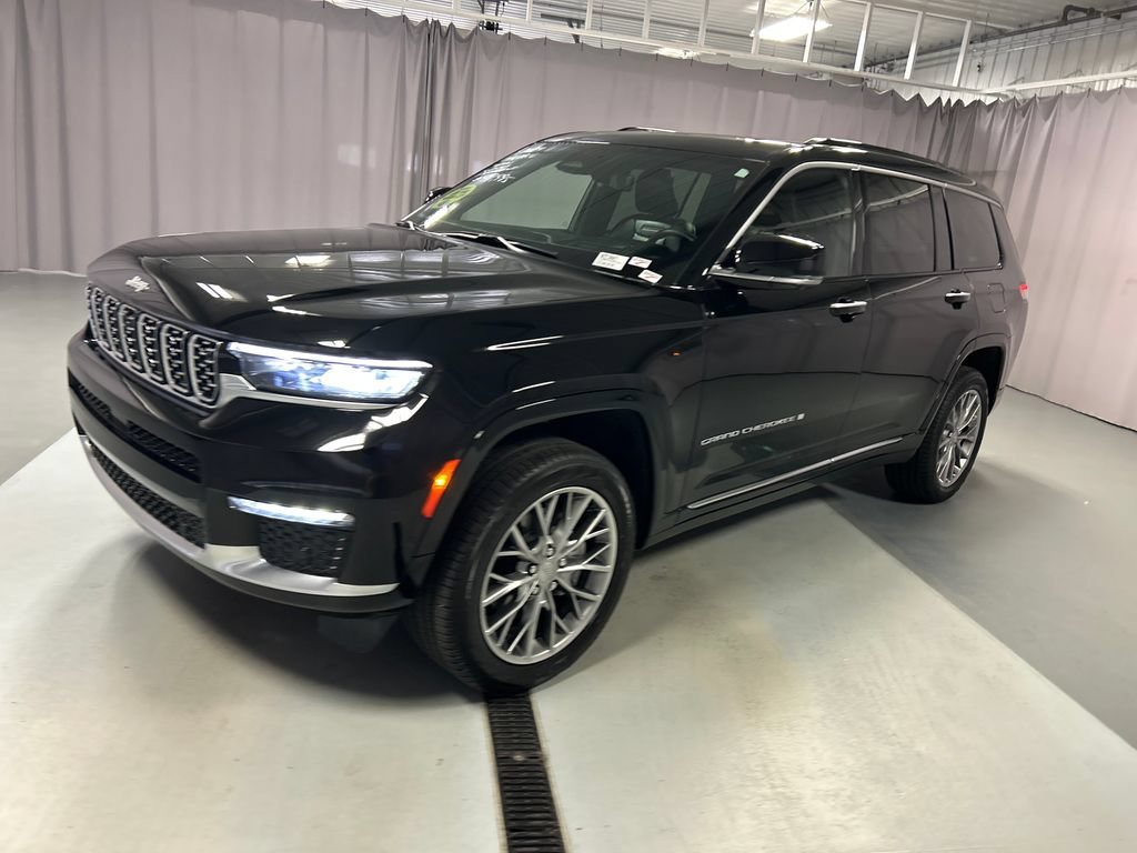 Used 2024 Jeep Grand Cherokee L Summit w/ Advanced Protech Group IV AWD/4WD image 3