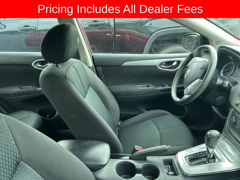 Used 2014 Nissan Sentra SR w/ SR Driver Package FWD image 3
