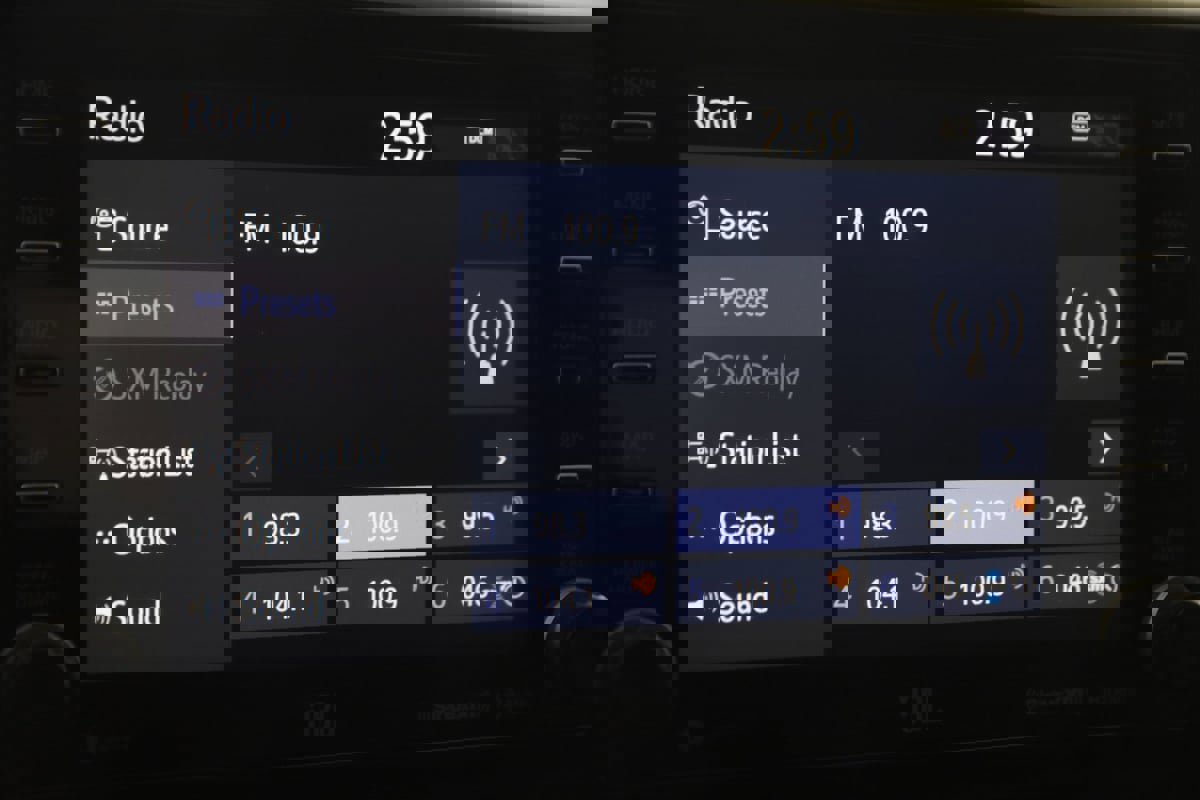 Used 2019 Toyota RAV4 XLE Premium image 31