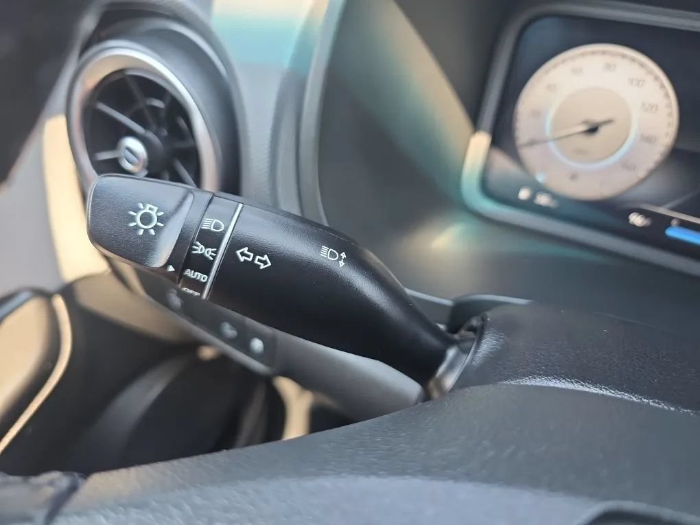 Used 2023 Hyundai Kona Limited AWD/4WD image 22