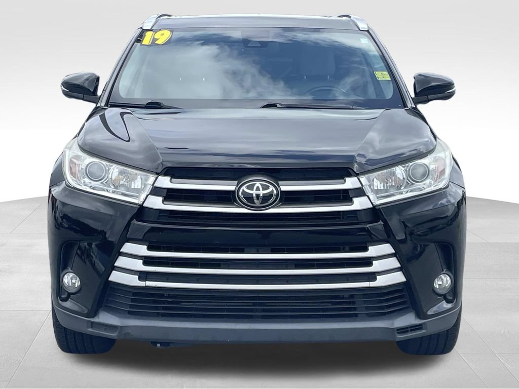 Used 2019 Toyota Highlander XLE FWD image 9