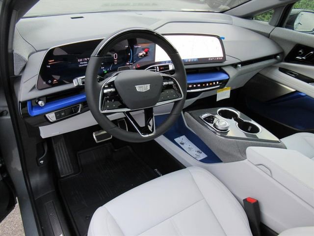 New 2026 Cadillac Optiq Luxury 1 image 15