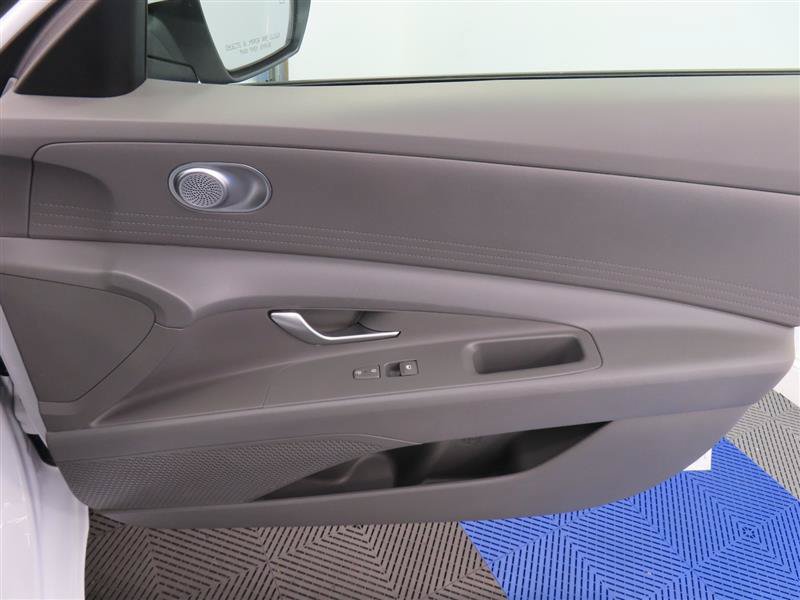 Used 2024 Hyundai Elantra SEL FWD image 33