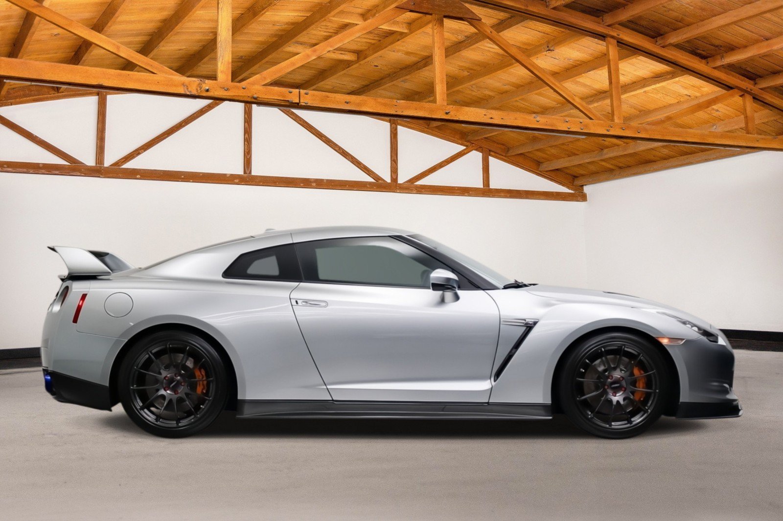 Used 2009 Nissan GT-R Premium AWD/4WD image 6