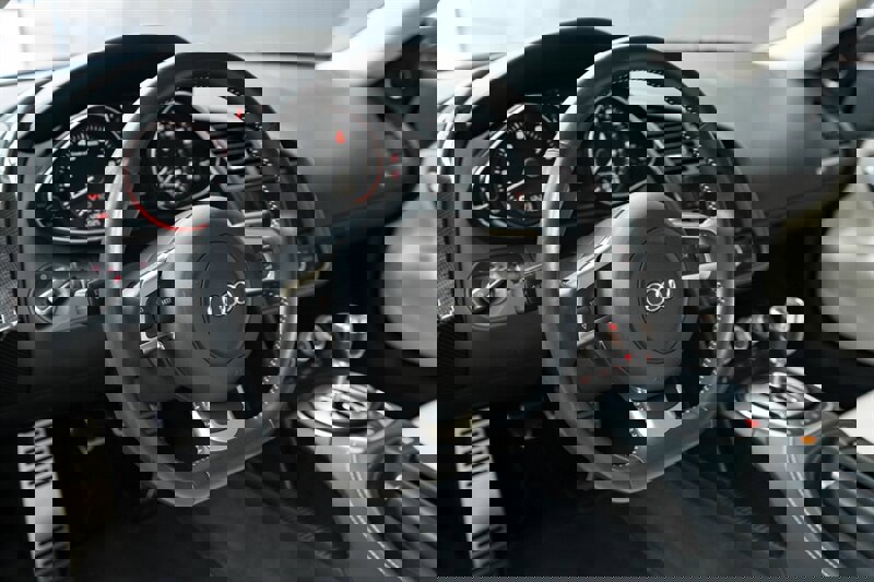 Used 2010 Audi R8 V10 image 35