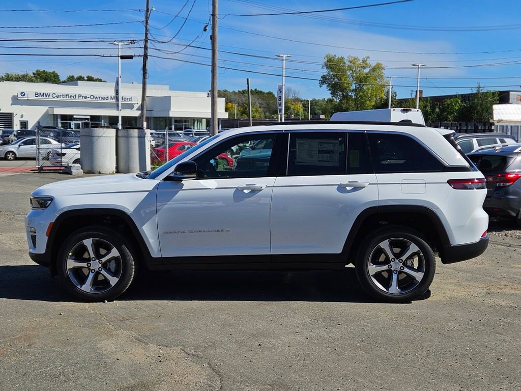 New 2025 Jeep Grand Cherokee Limited image 2